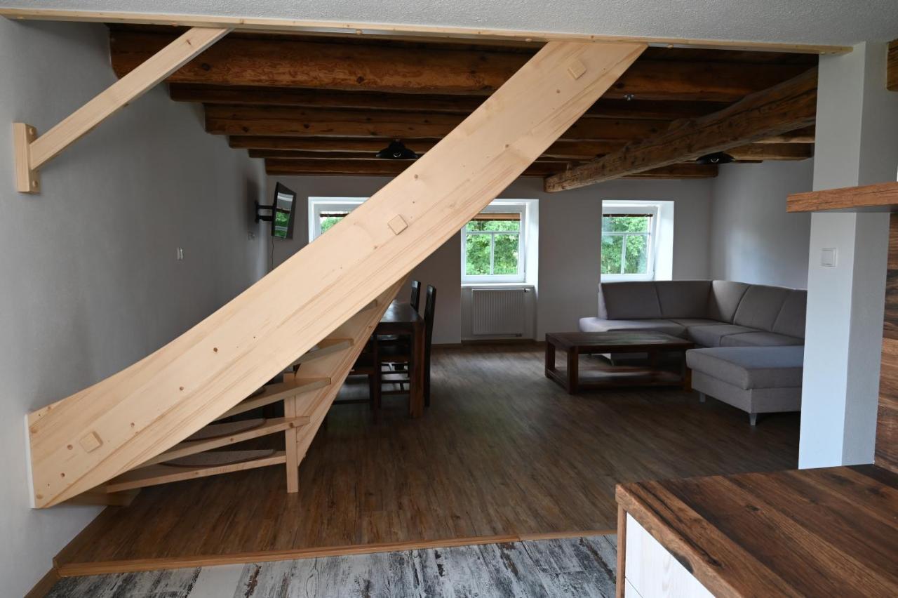 Penzion Mezi řádky Jindřichův Hradec Exterior foto